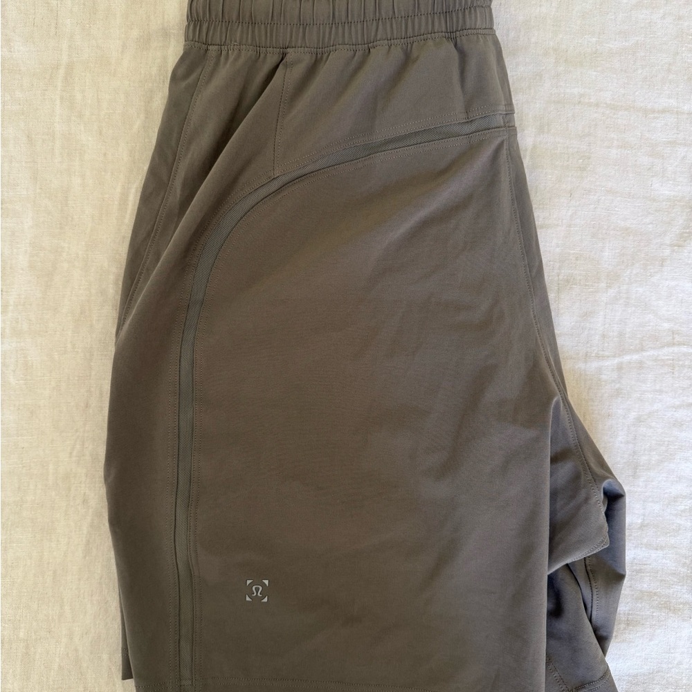 Lululemon Pace Breaker Athletic Shorts Taupe / Tan M 7 inch